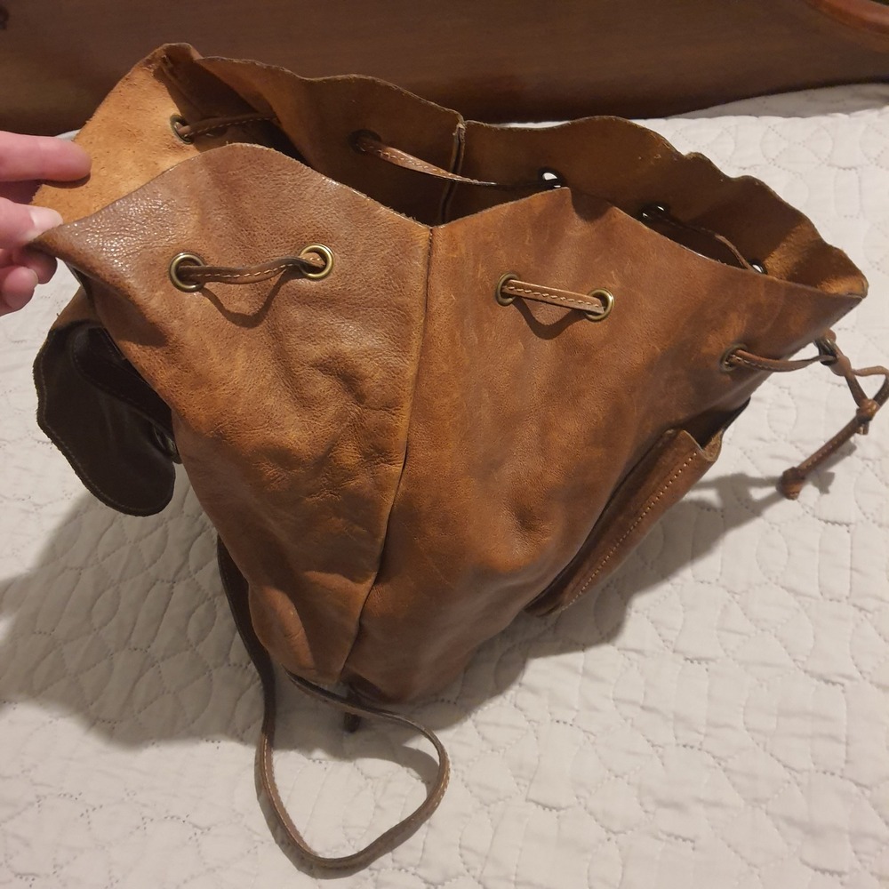 Patricia Nash Italian Leather Backpack Tan Convertible Flap Drawstring Casual - Picture 8 of 13